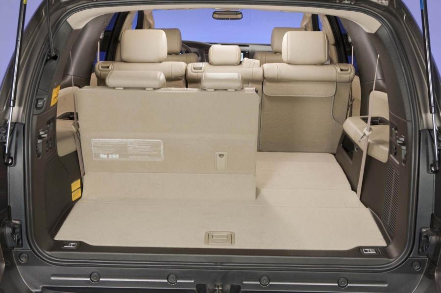  Toyota Sequoia 2013 года  (фото 17 из 50)
